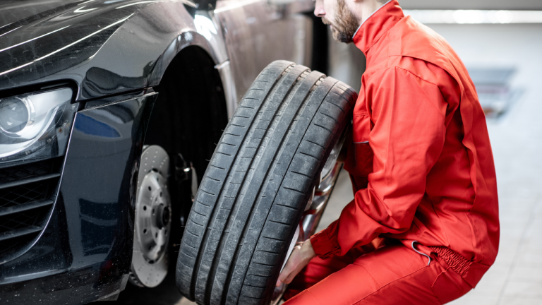 Professional Flat Tire Change Service