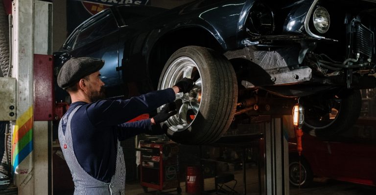 Doorstep Car Service vs. Traditional Car Service: Which is Right for You?